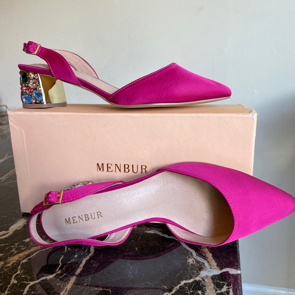 BRAND NEW!!! Menbur brand from Spain. Size8